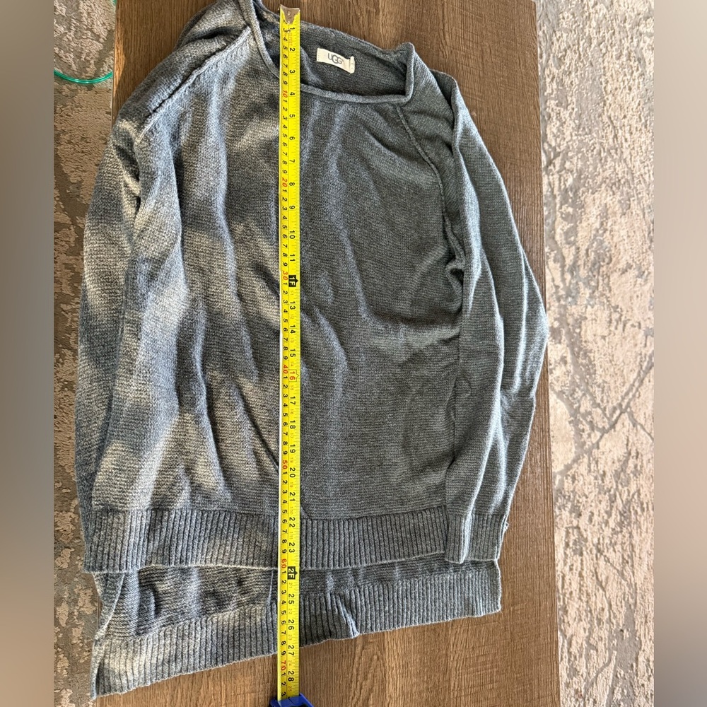 UGG GRAY CREWNECK SWEATER - NWOT - Picture 8 of 12